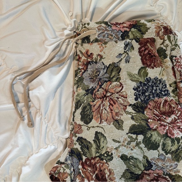PacSun Floral Capris with Drawstring - Picture 6 of 8